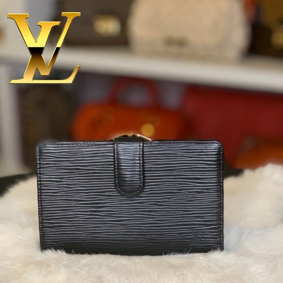 Louis Vuitton Handbags - ⛔️SOLD⛔️Louis Vuitton EPI Porte-Monnaie Wallet